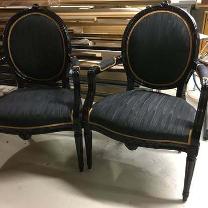 kertaustyylin tuolit